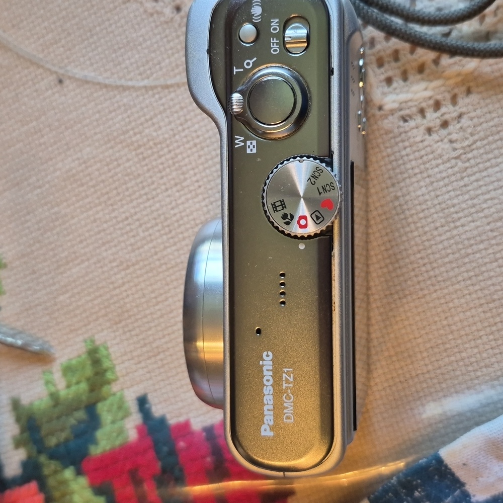 Panasonic Lumix Dmc TZ1 - Picture 2 of 7